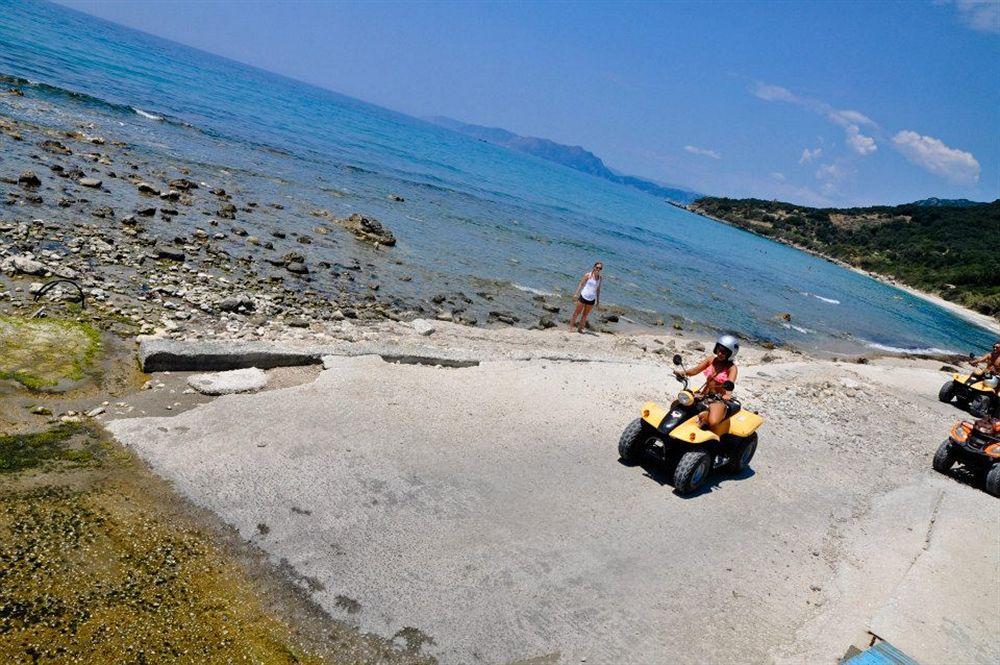 Pink Palace Beach Resort Агиос Гордиос Екстериор снимка
