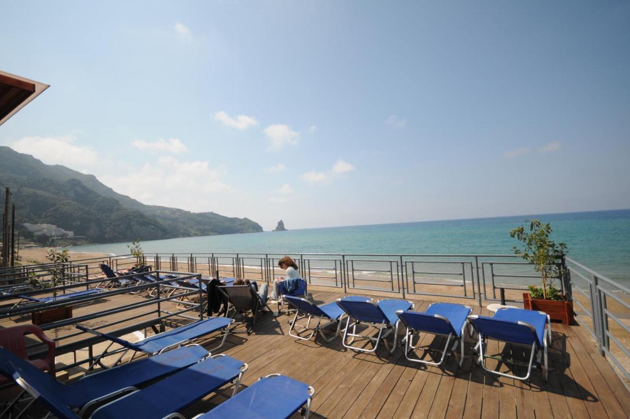 Pink Palace Beach Resort Агиос Гордиос Екстериор снимка