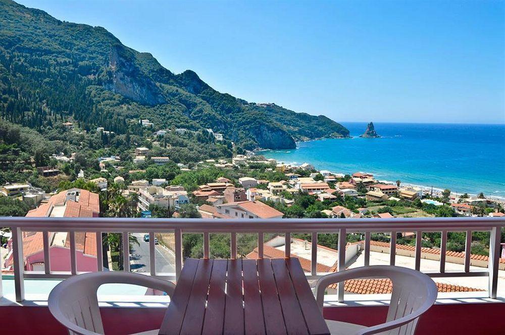 Pink Palace Beach Resort Агиос Гордиос Екстериор снимка