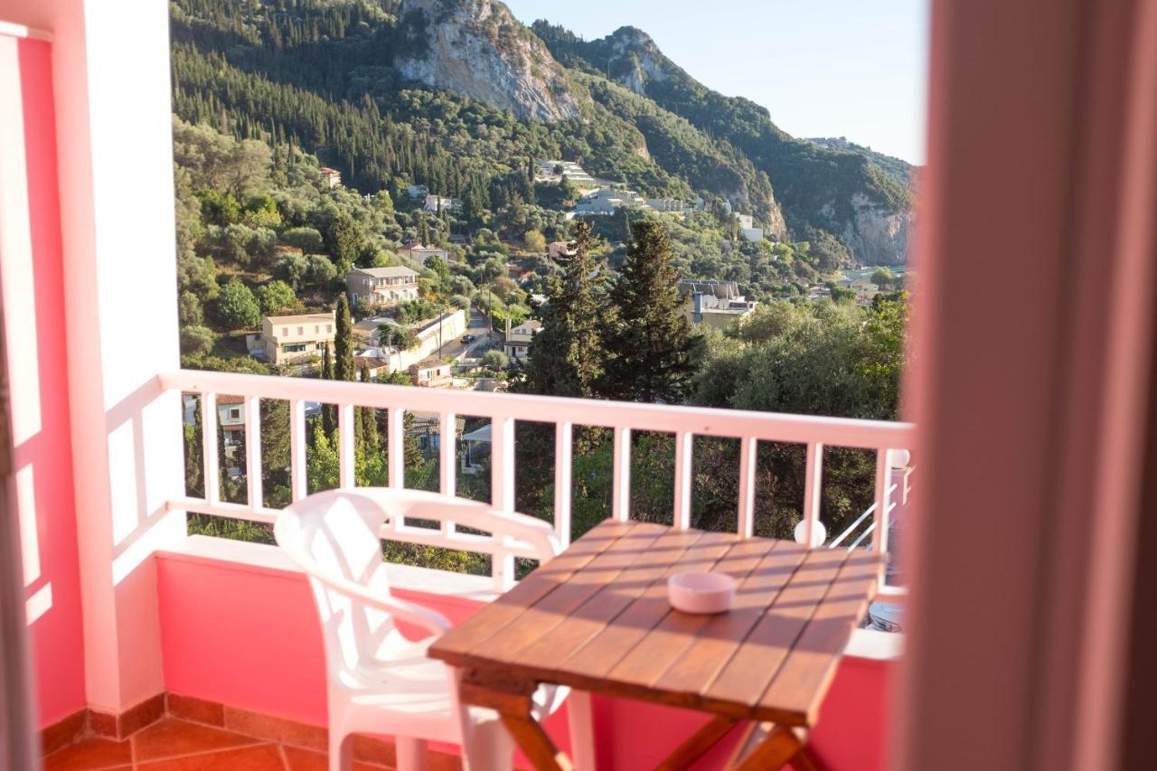 Pink Palace Beach Resort Агиос Гордиос Екстериор снимка