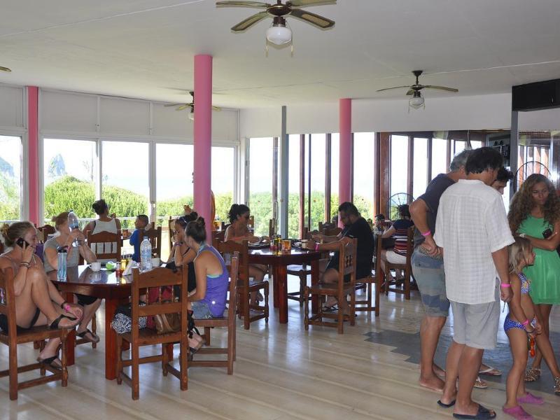 Pink Palace Beach Resort Агиос Гордиос Екстериор снимка