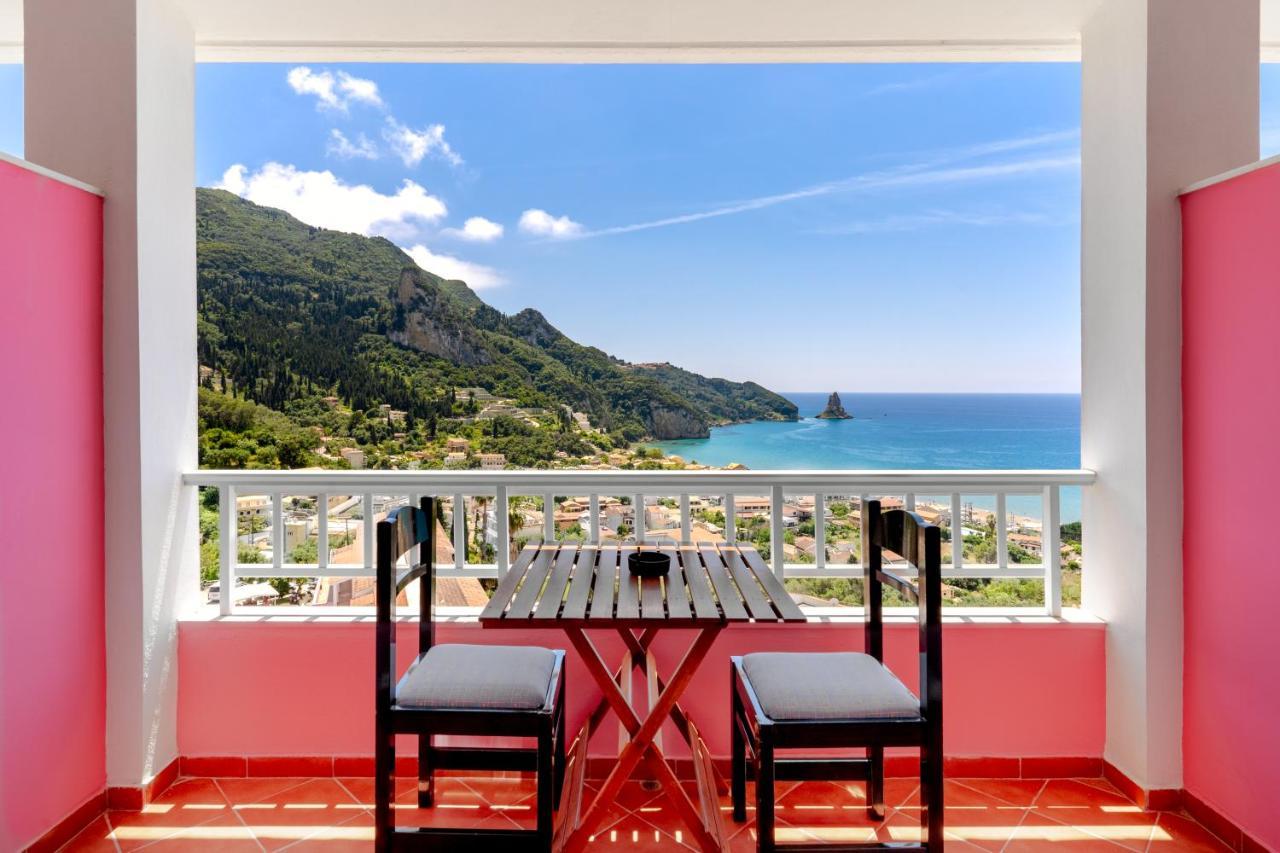 Pink Palace Beach Resort Агиос Гордиос Екстериор снимка