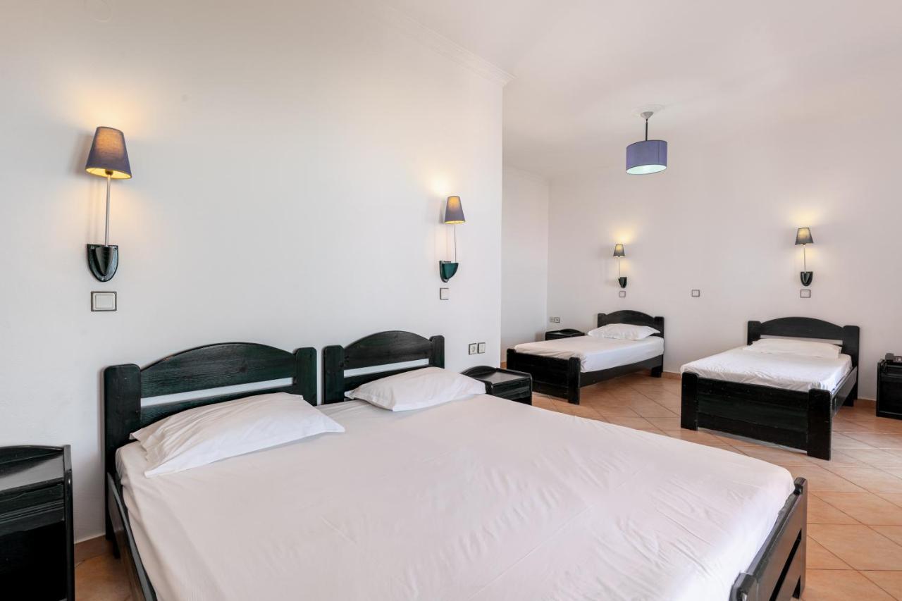 Pink Palace Beach Resort Агиос Гордиос Екстериор снимка