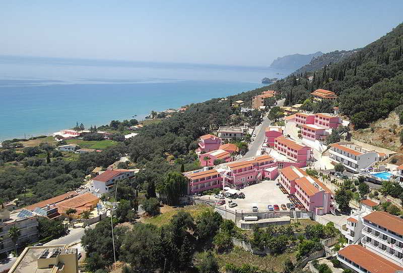 Pink Palace Beach Resort Агиос Гордиос Екстериор снимка