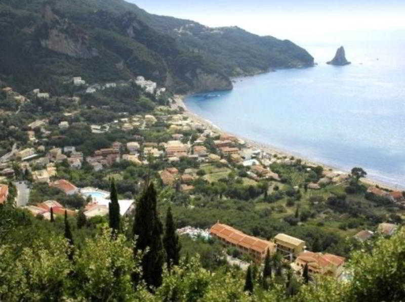 Pink Palace Beach Resort Агиос Гордиос Екстериор снимка