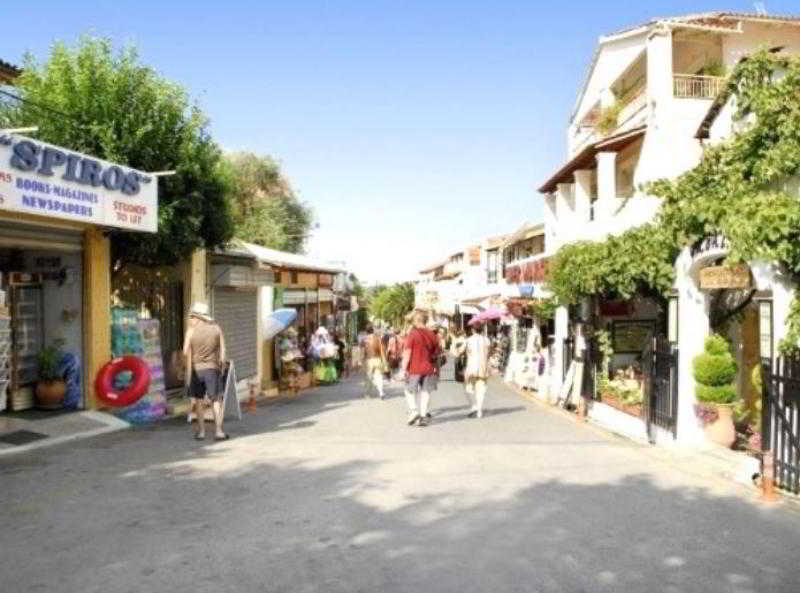 Pink Palace Beach Resort Агиос Гордиос Екстериор снимка