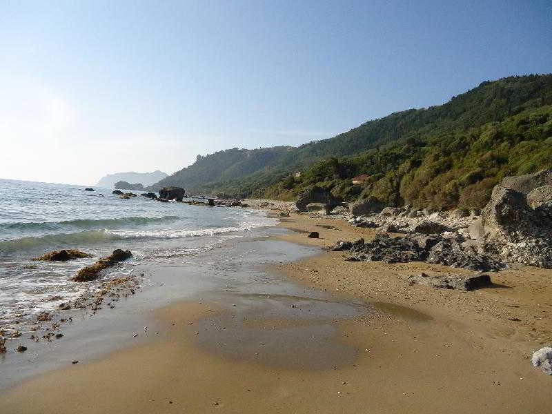 Pink Palace Beach Resort Агиос Гордиос Екстериор снимка