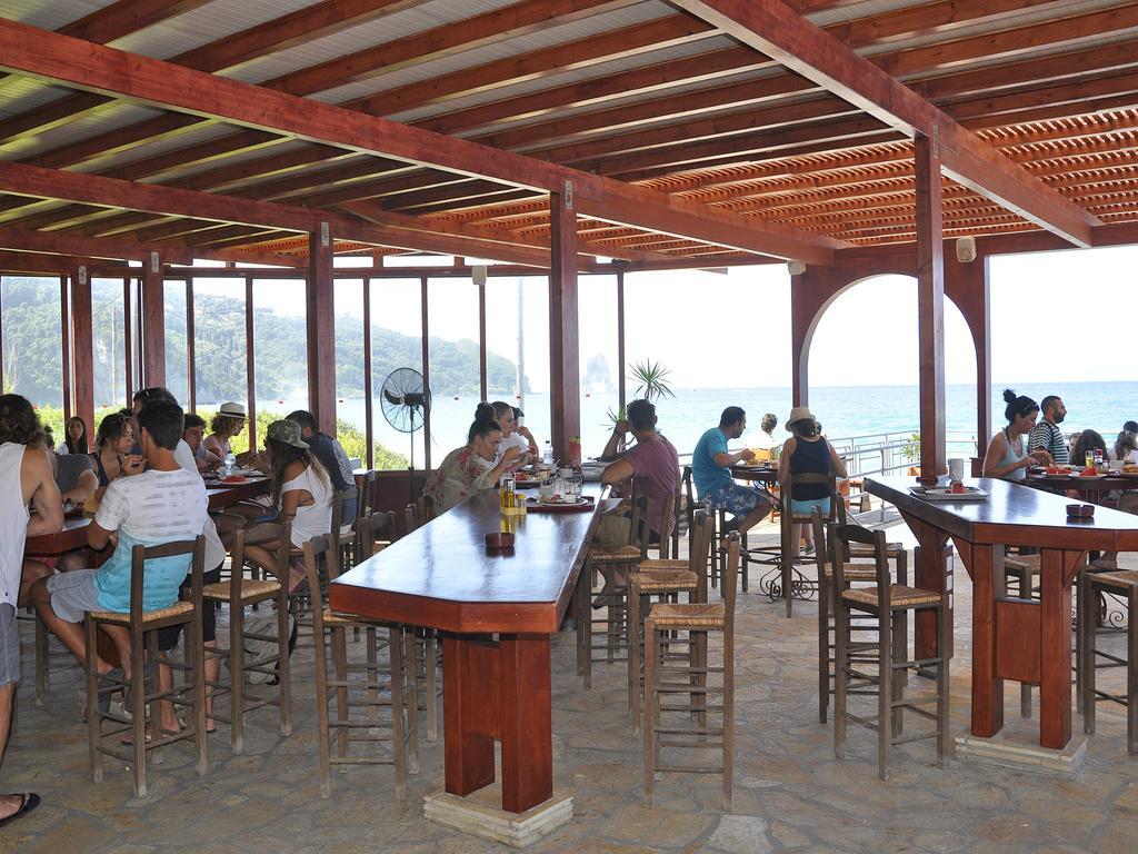 Pink Palace Beach Resort Агиос Гордиос Екстериор снимка